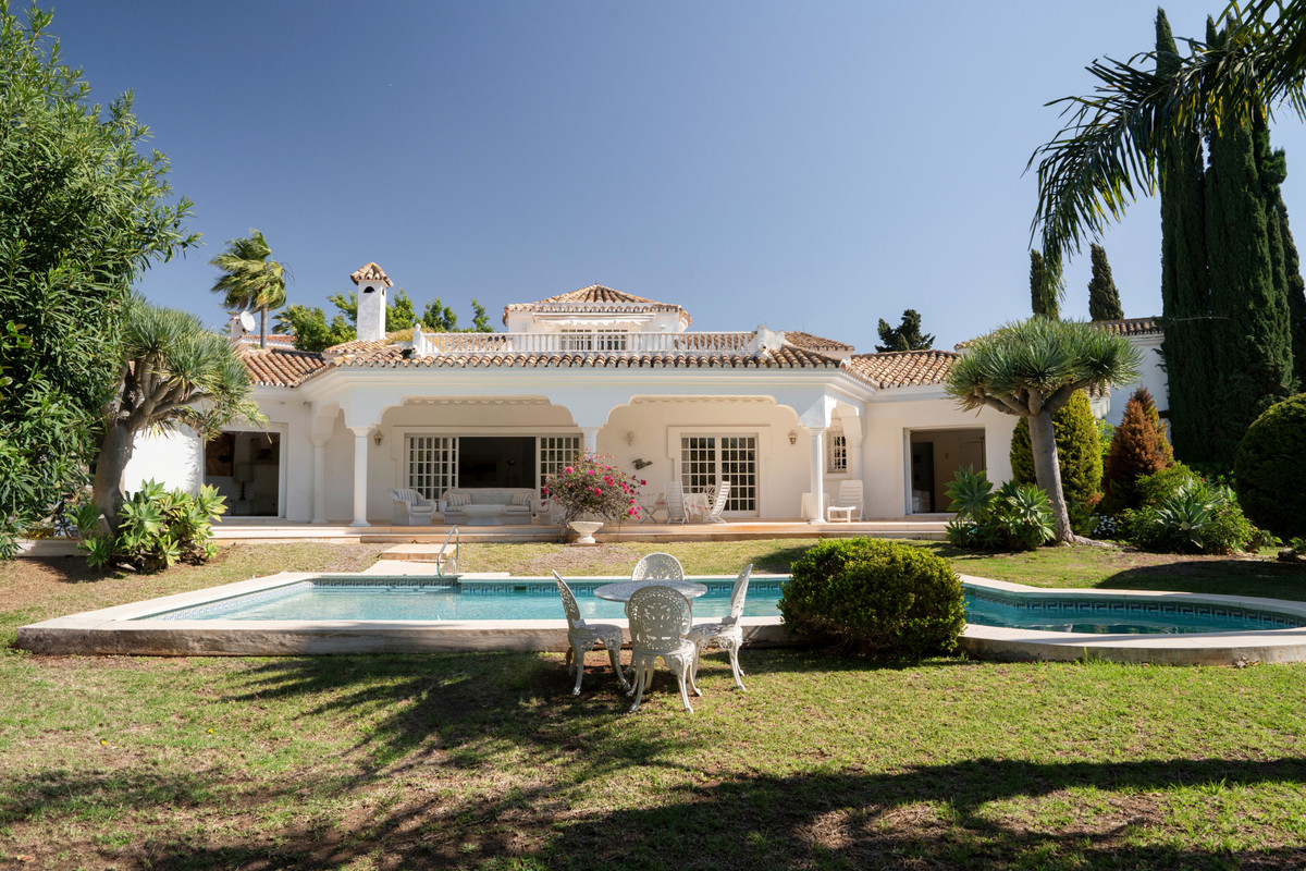 Huis te koop in El Paraiso | 4 slaapkamers H5120155