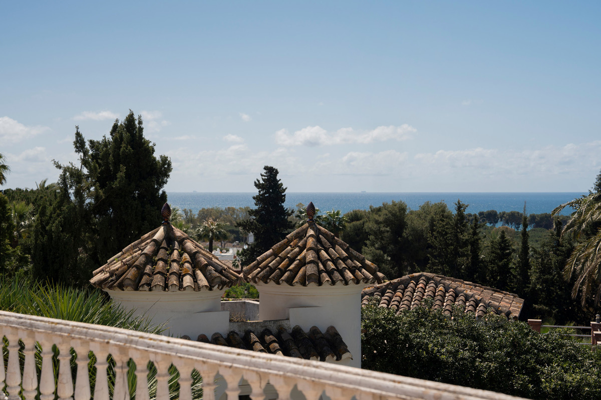 Huis te koop in El Paraiso | 4 slaapkamers H5120155