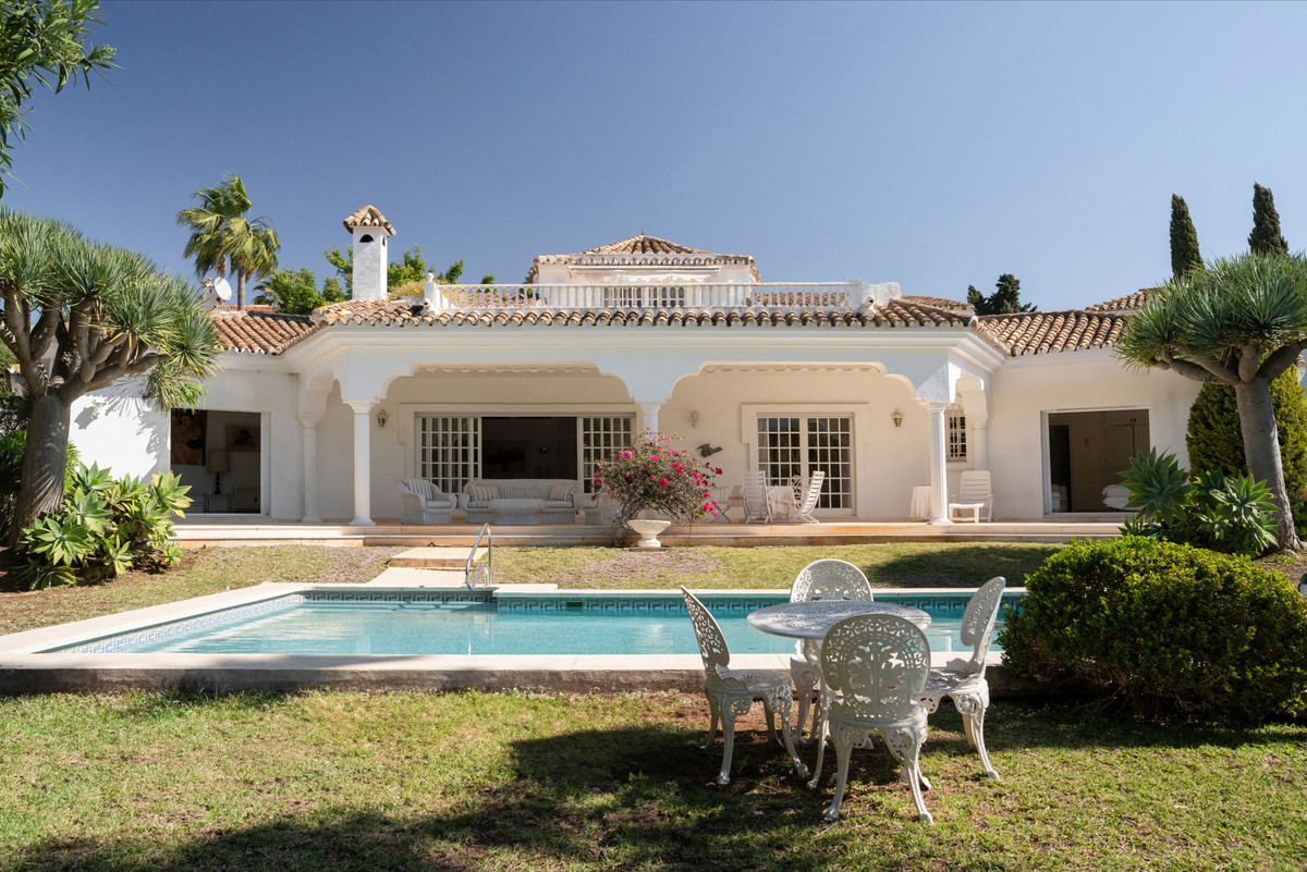 Huis te koop in El Paraiso | 4 slaapkamers H5120155