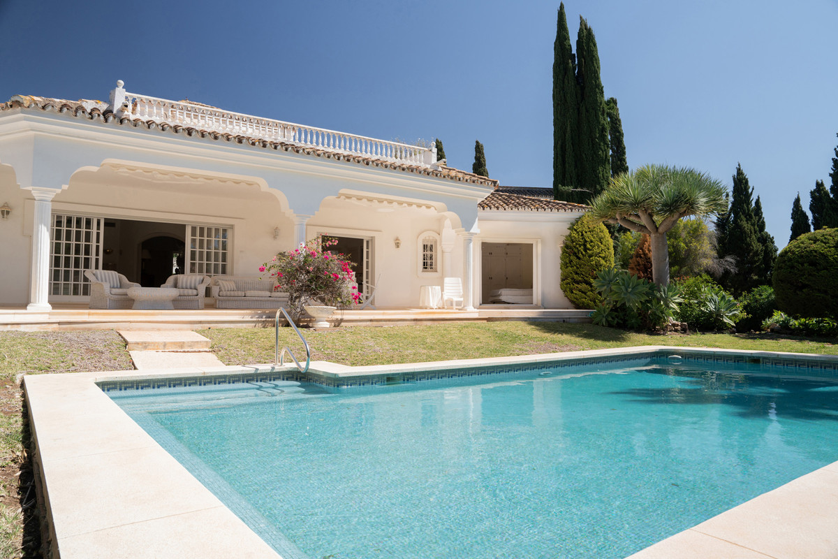 Huis te koop in El Paraiso | 4 slaapkamers H5120155