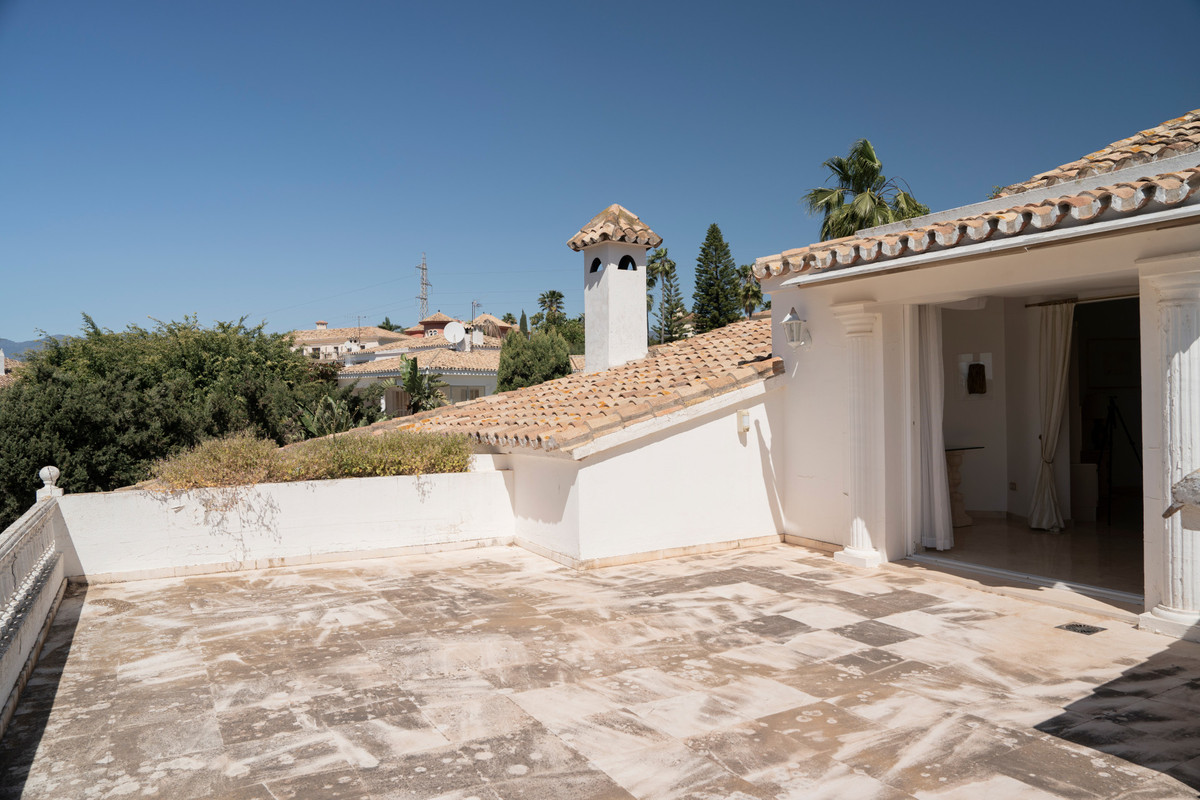 Huis te koop in El Paraiso | 4 slaapkamers H5120155