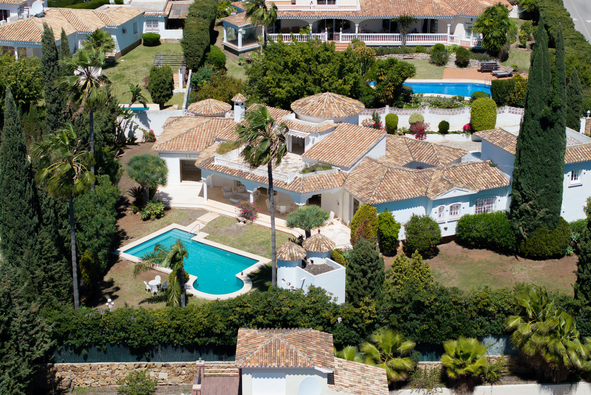 Huis te koop in El Paraiso | 4 slaapkamers H5120155