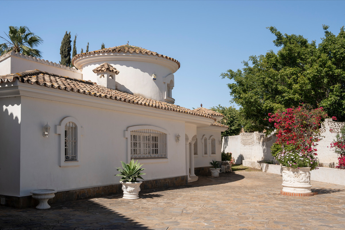 Huis te koop in El Paraiso | 4 slaapkamers H5120155