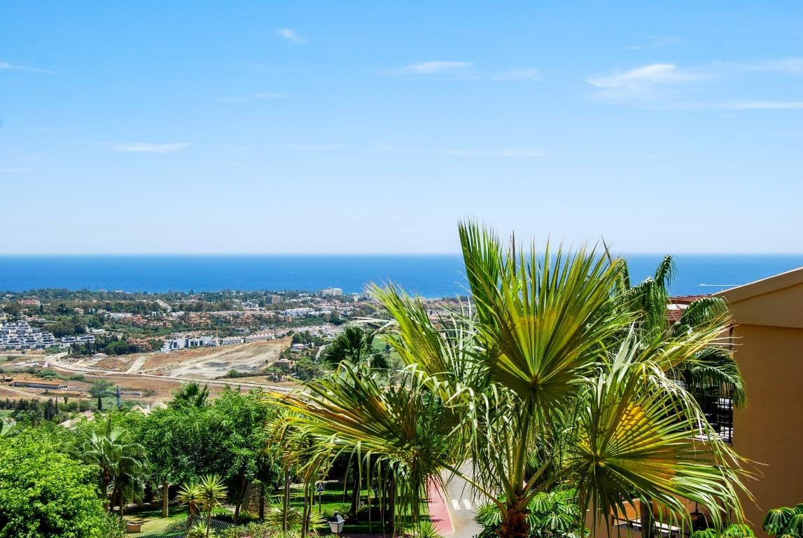 Appartement te koop in El Paraiso | 3 slaapkamers H5144290
