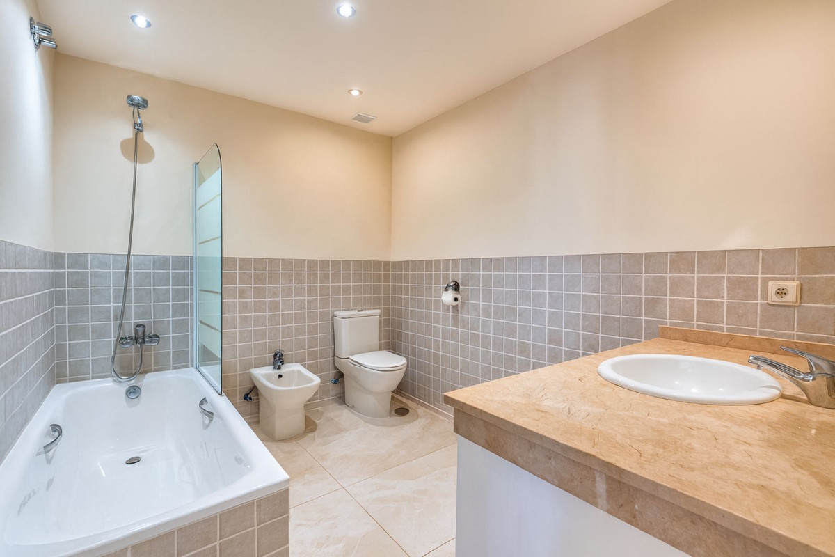 Huis te koop in El Paraiso | 4 slaapkamers H5157049