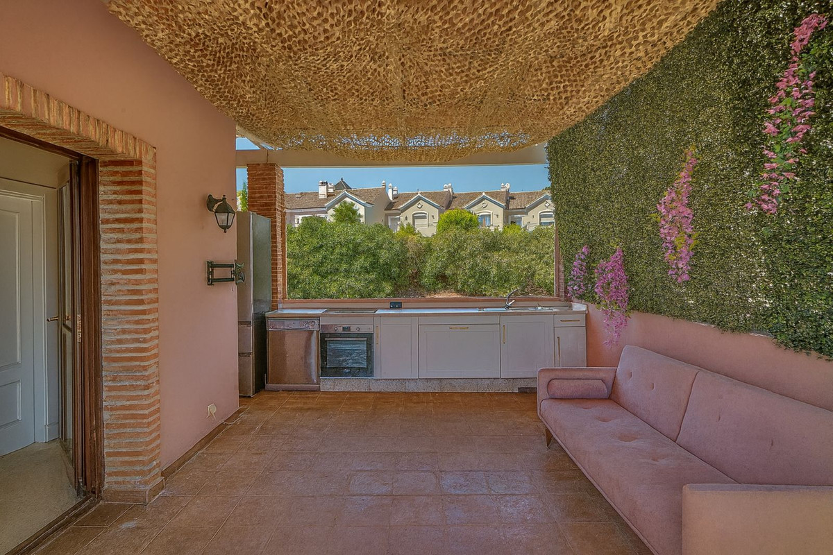 Huis te koop in El Paraiso | 4 slaapkamers H5157049