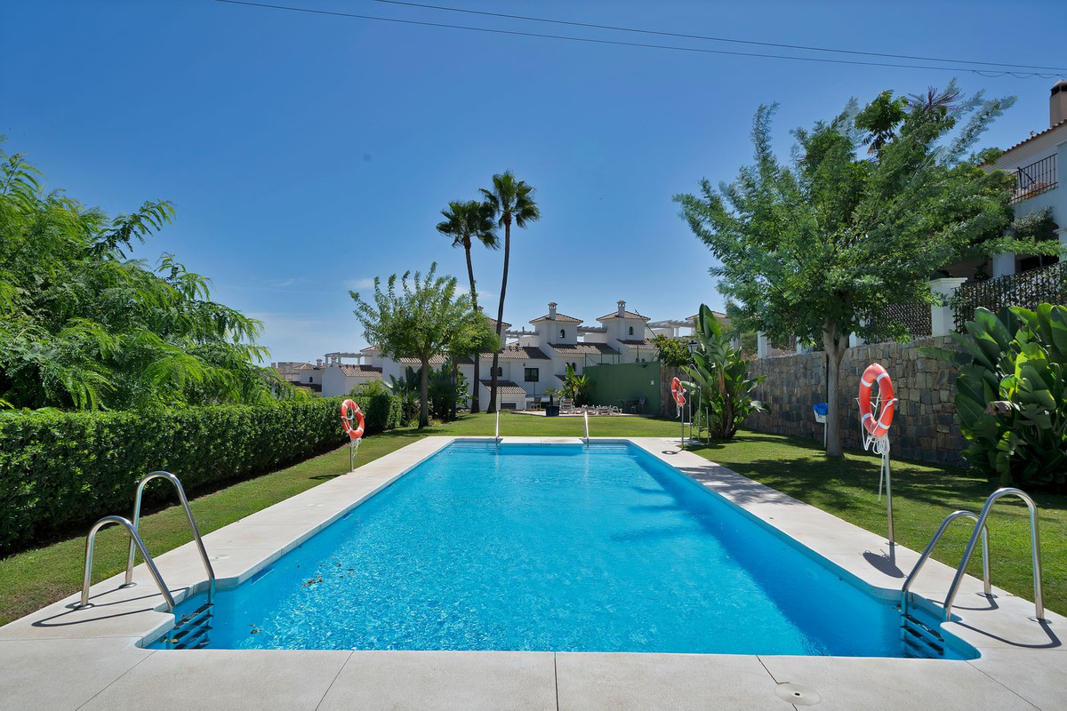Huis te koop in El Paraiso | 4 slaapkamers H5157049