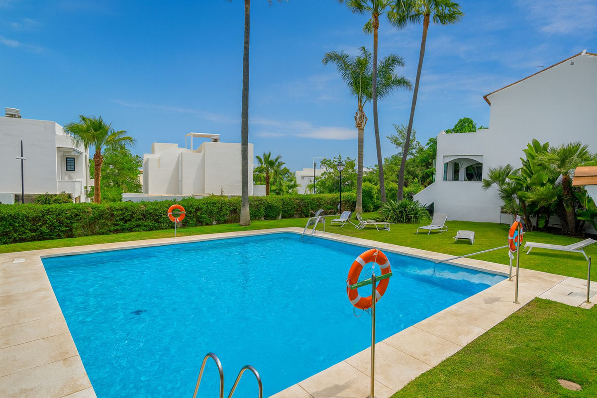 Huis te koop in El Paraiso | 4 slaapkamers H5157049