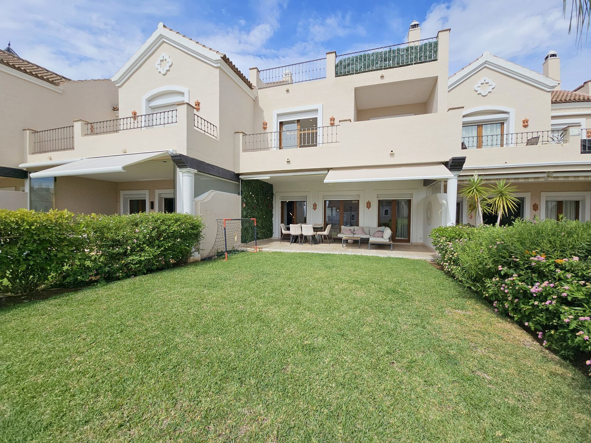 Huis te koop in El Paraiso | 4 slaapkamers H5157148