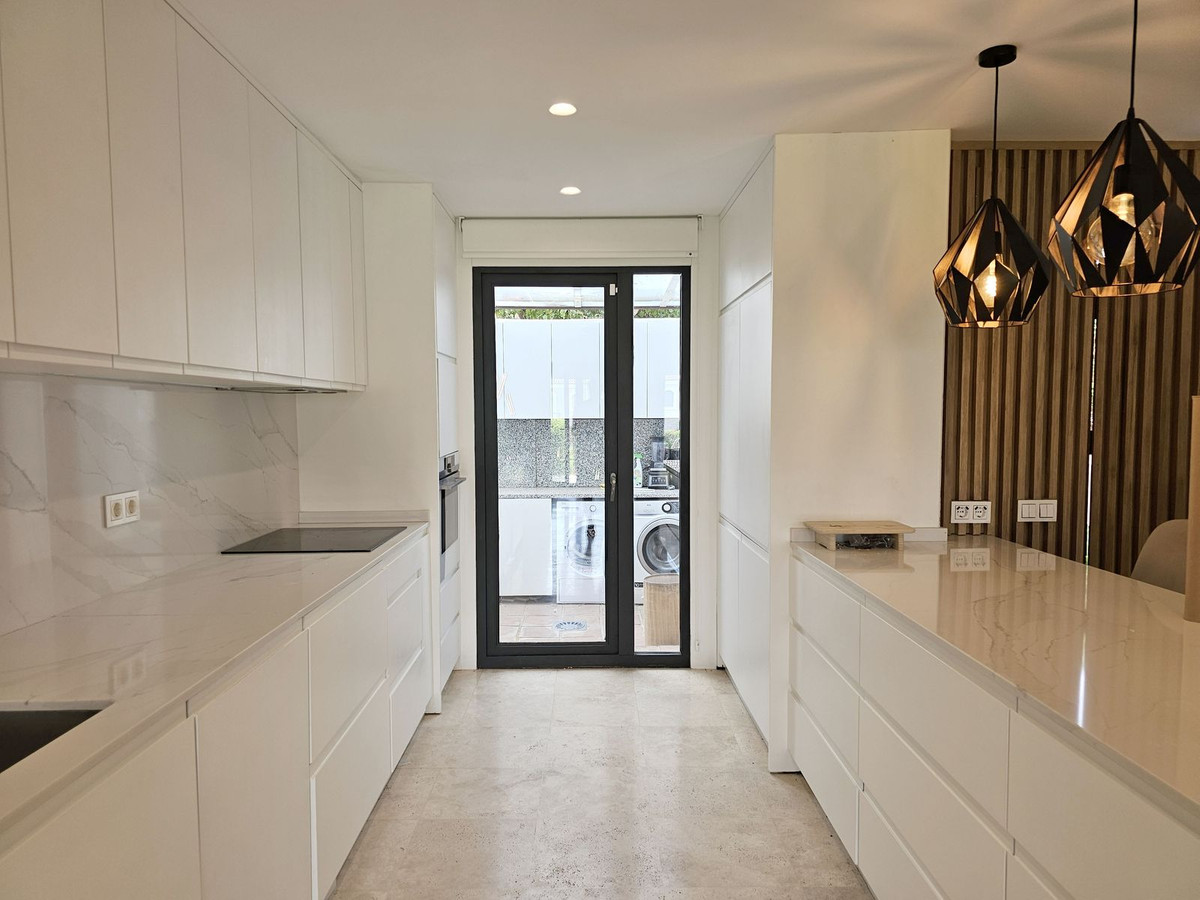 Huis te koop in El Paraiso | 4 slaapkamers H5157148