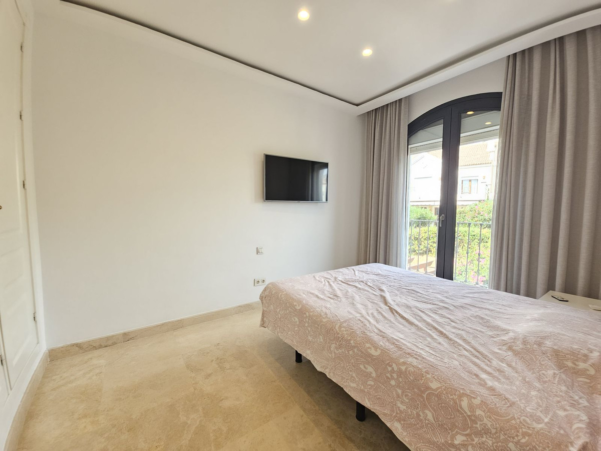Huis te koop in El Paraiso | 4 slaapkamers H5157148