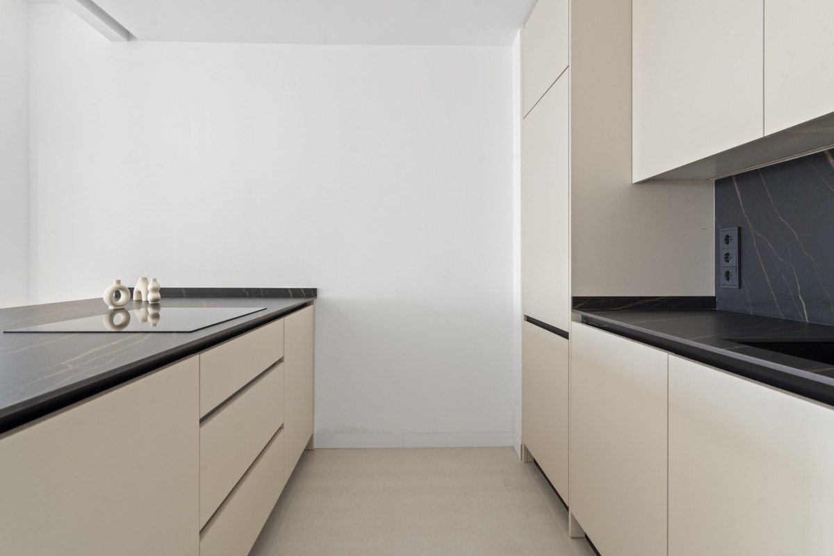 Huis te koop in El Paraiso | 4 - 5 slaapkamers H5160850