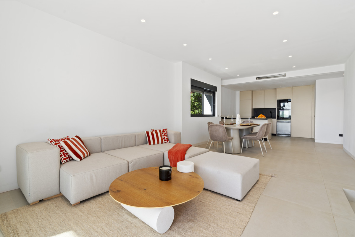 Huis te koop in El Paraiso | 4 - 5 slaapkamers H5160850