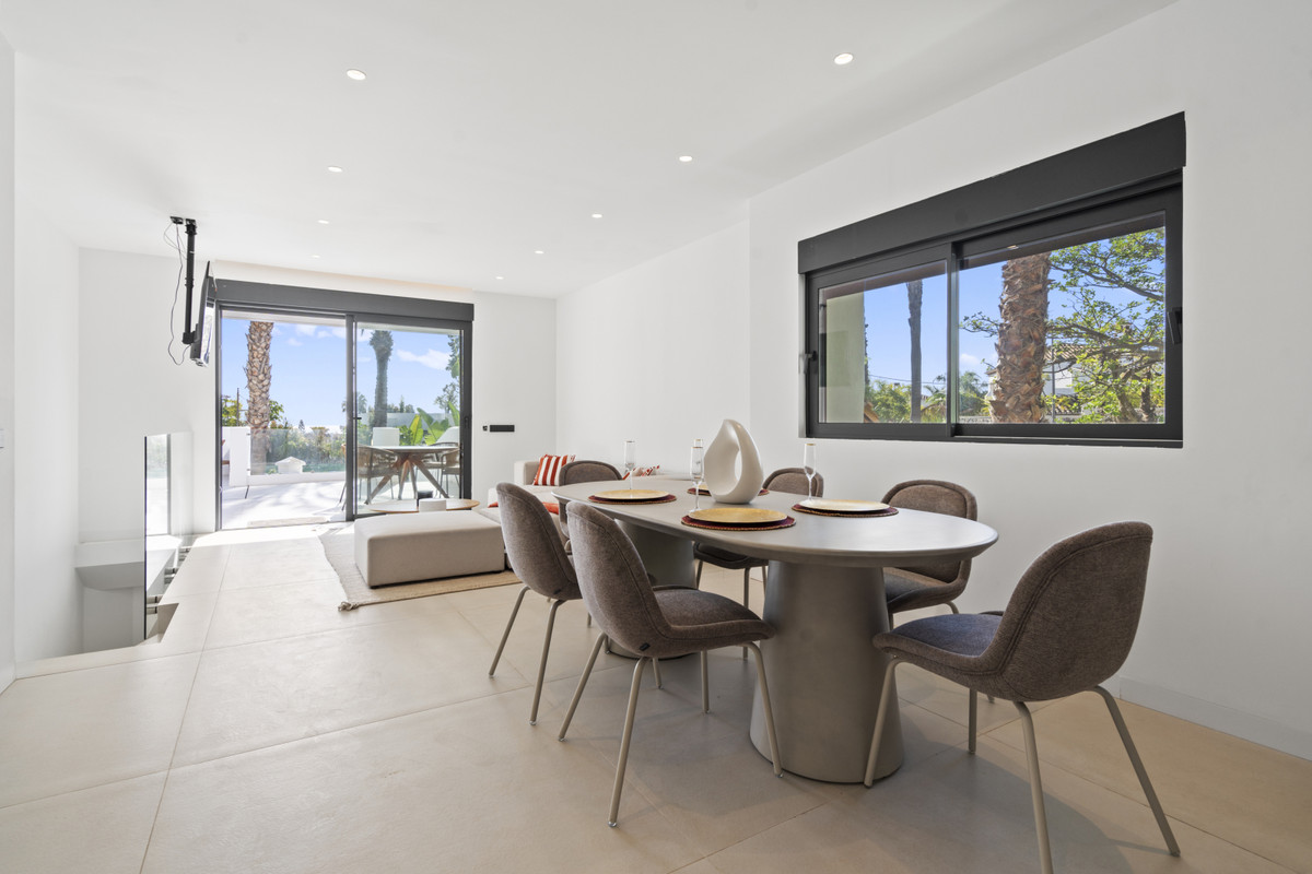 Huis te koop in El Paraiso | 4 - 5 slaapkamers H5160850