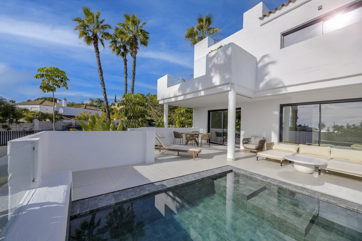 Huis te koop in El Paraiso | 4 - 5 slaapkamers H5160850