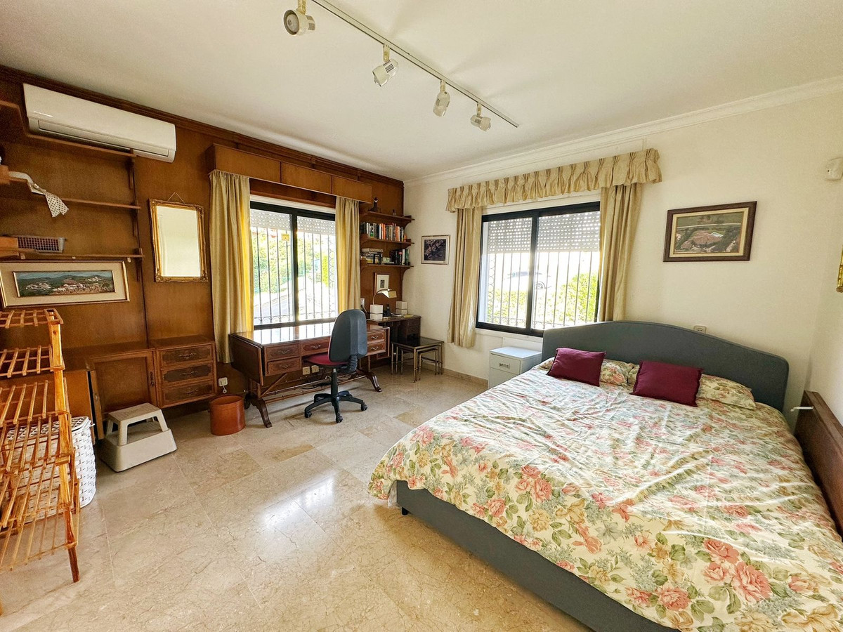 Huis te koop in El Paraiso | 4 slaapkamers H5214097