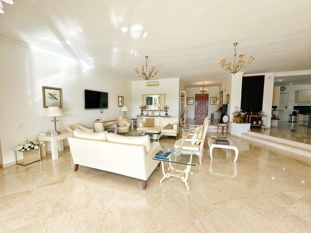 Huis te koop in El Paraiso | 4 slaapkamers H5214097