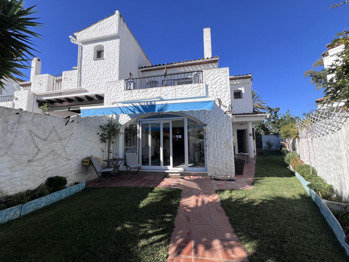 Huis te koop in El Paraiso | 3 slaapkamers H5230030