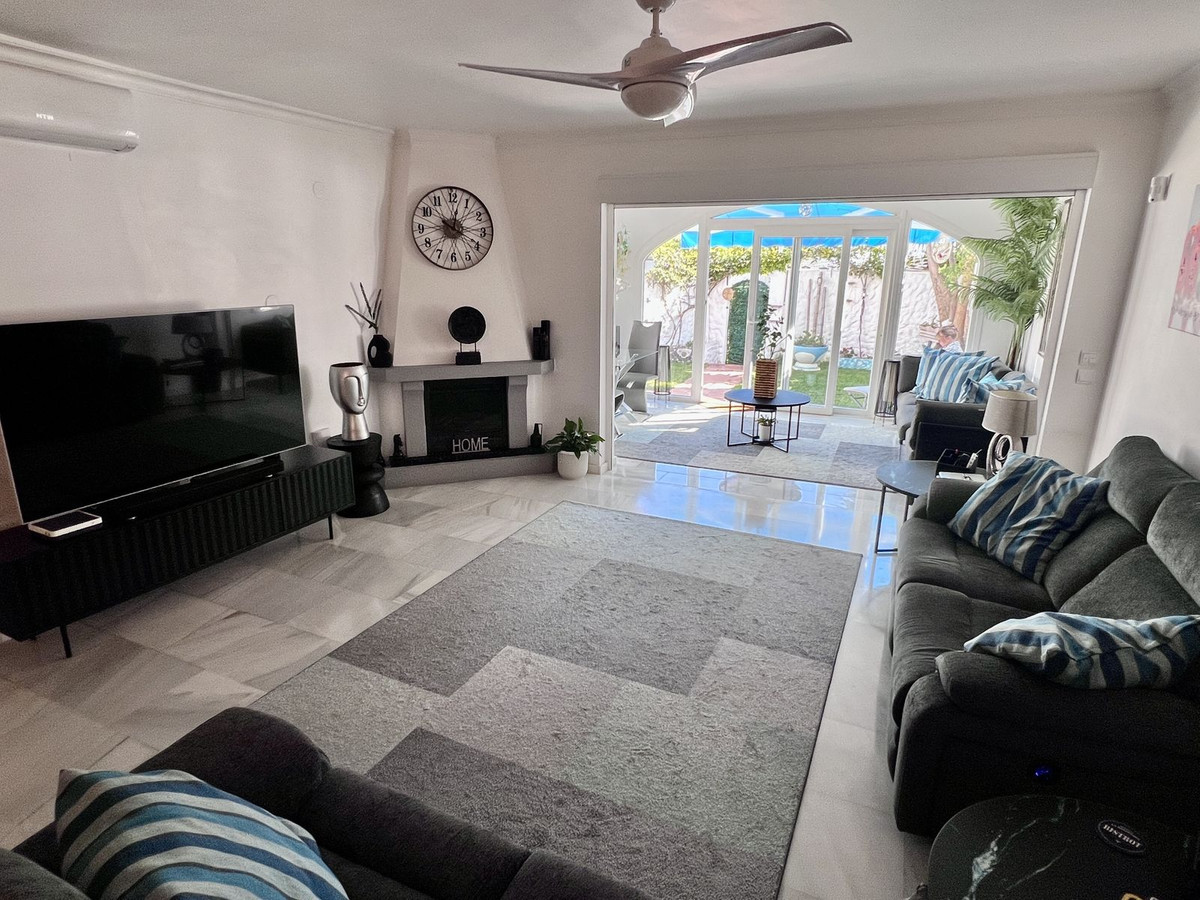 Huis te koop in El Paraiso | 3 slaapkamers H5230030