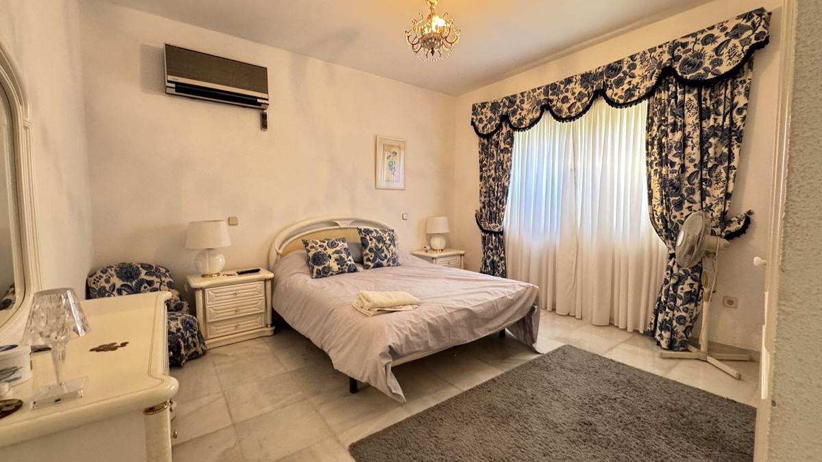 Huis te koop in El Paraiso | 4 slaapkamers H5232184