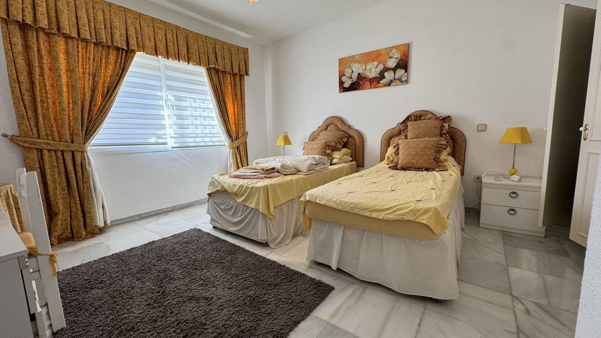 Huis te koop in El Paraiso | 4 slaapkamers H5232184