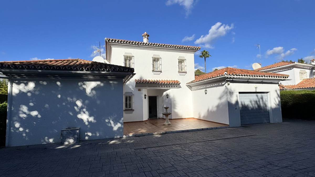 Huis te koop in El Paraiso | 4 slaapkamers H5232184