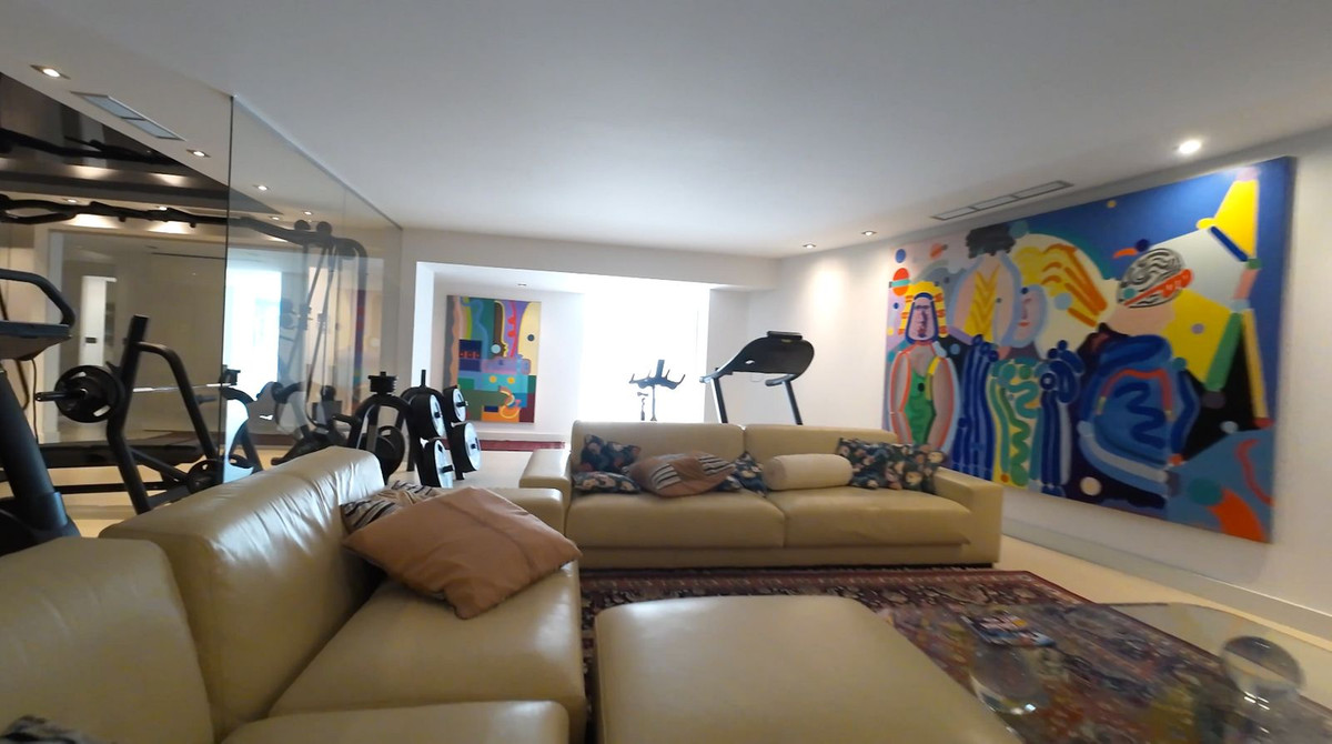 Huis te koop in El Paraiso | 8 slaapkamers H5237146