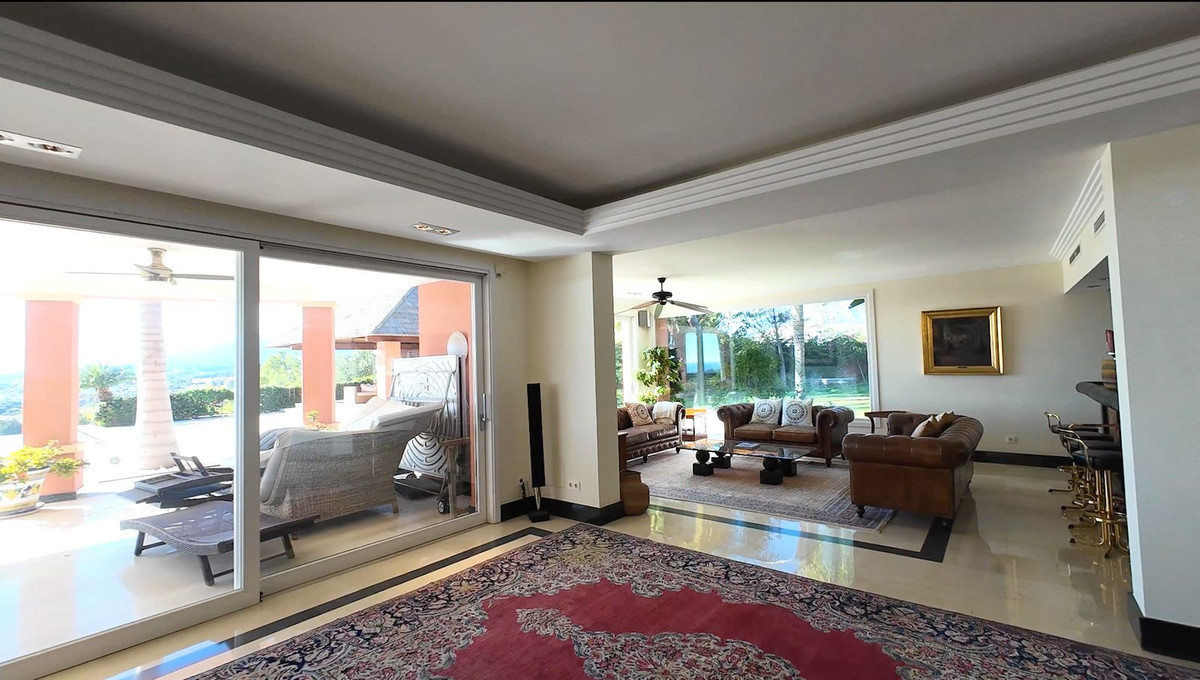 Huis te koop in El Paraiso | 8 slaapkamers H5237146