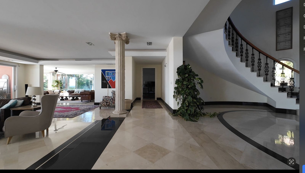 Huis te koop in El Paraiso | 8 slaapkamers H5237146