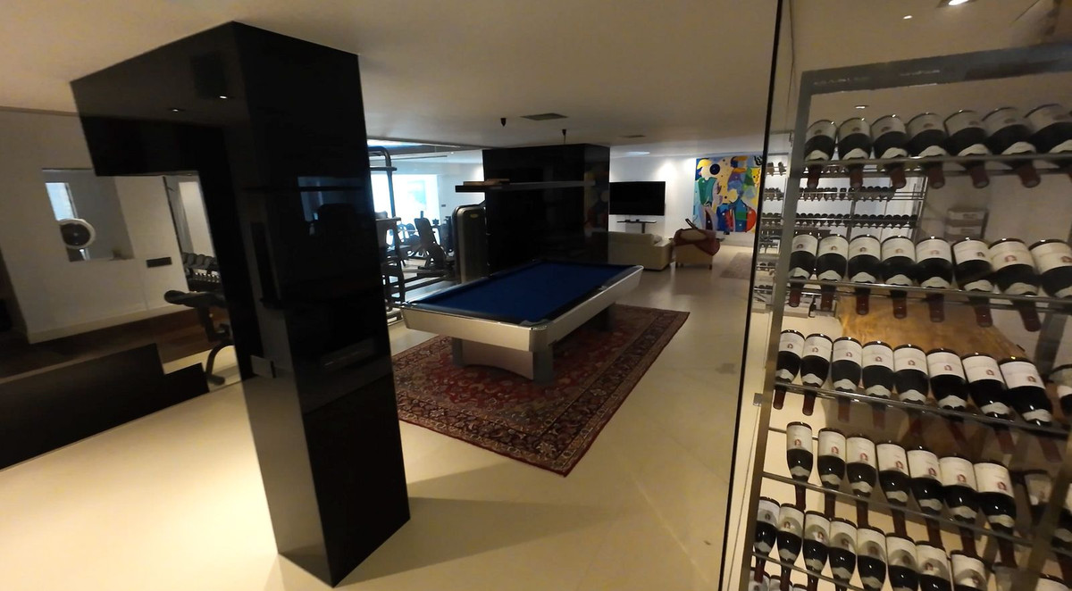 Huis te koop in El Paraiso | 8 slaapkamers H5237146