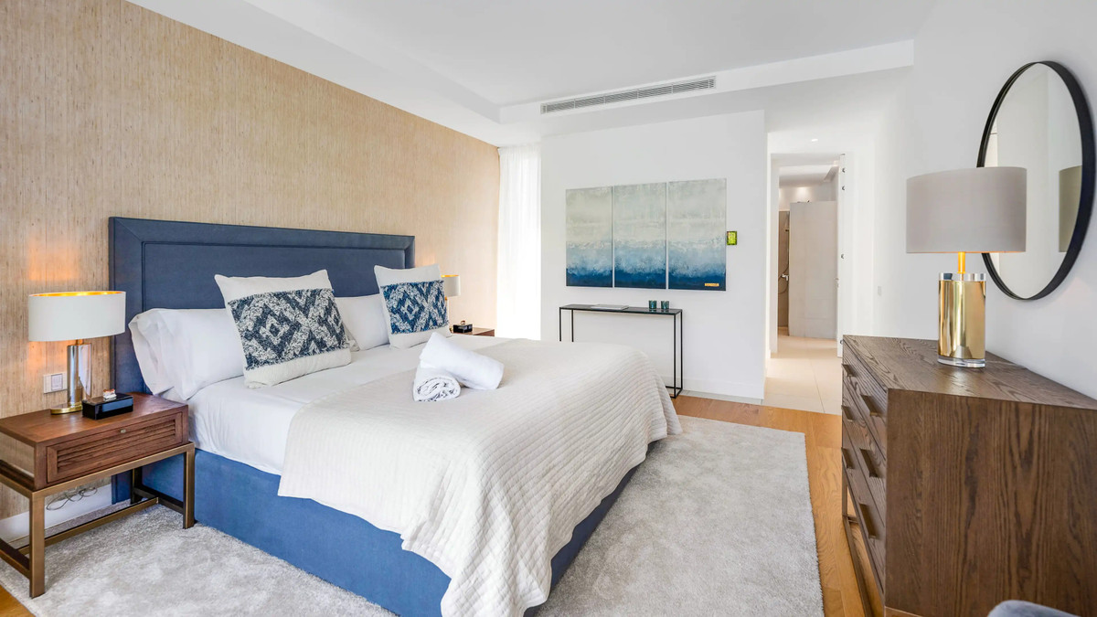 Huis te koop in El Paraiso | 5 slaapkamers H5251588