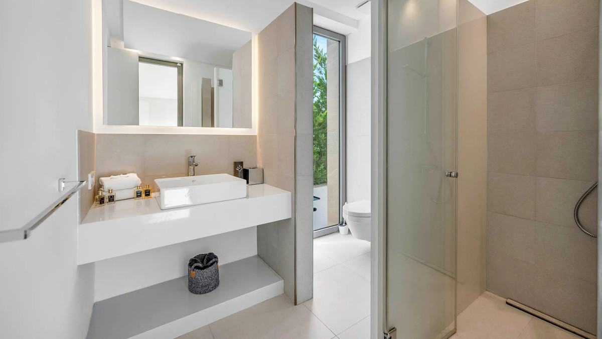 Huis te koop in El Paraiso | 5 slaapkamers H5251588