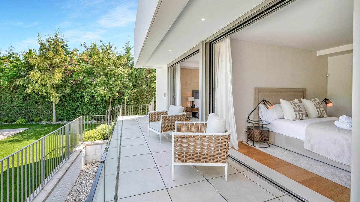 Huis te koop in El Paraiso | 5 slaapkamers H5251588