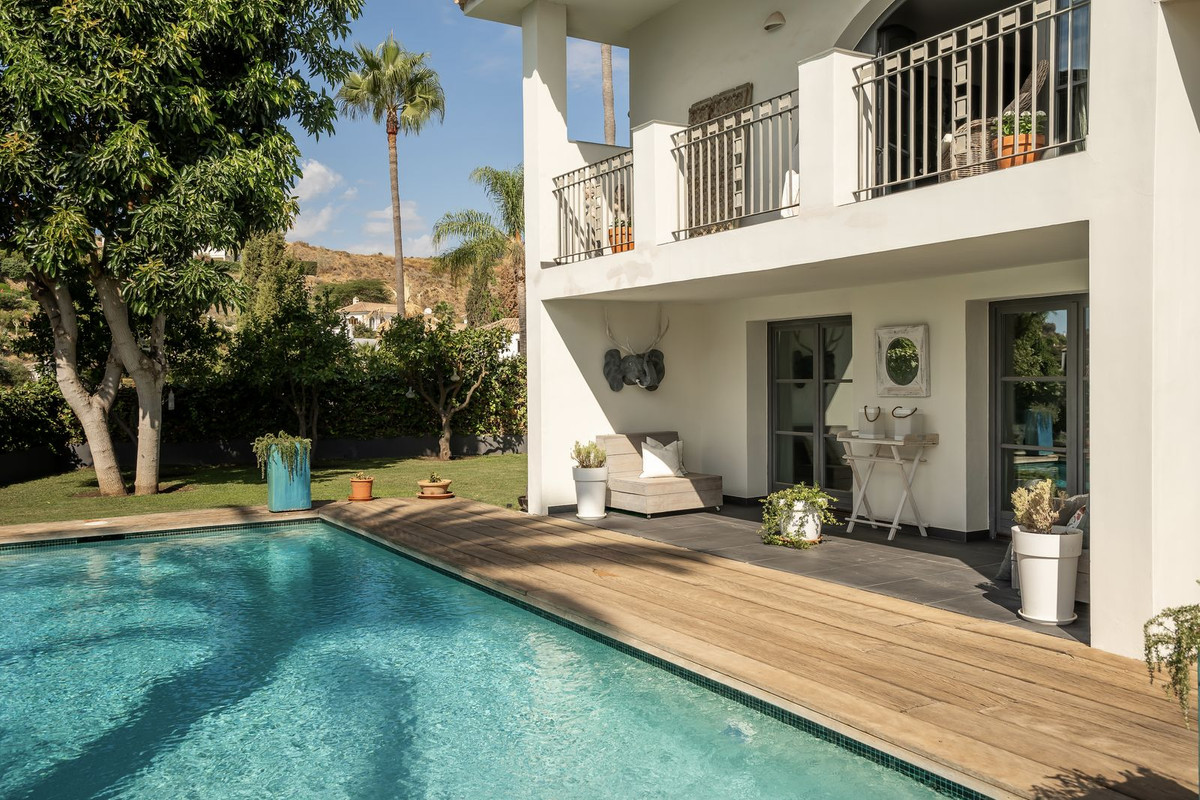 Huis te koop in El Paraiso | 5 slaapkamers H5259202