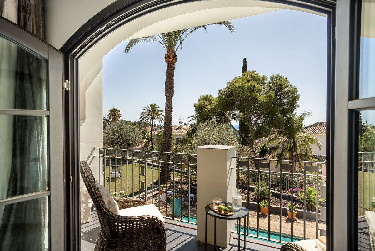 Huis te koop in El Paraiso | 5 slaapkamers H5259202