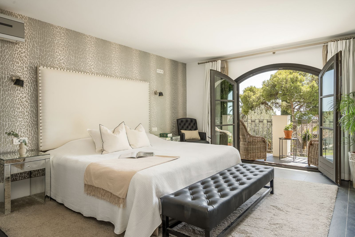 Huis te koop in El Paraiso | 5 slaapkamers H5259202