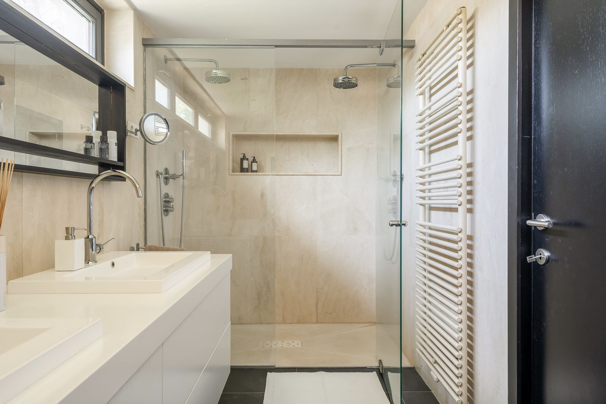 Huis te koop in El Paraiso | 5 slaapkamers H5259202