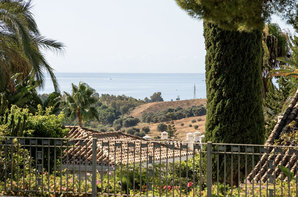 Huis te koop in El Paraiso | 5 slaapkamers H5259202