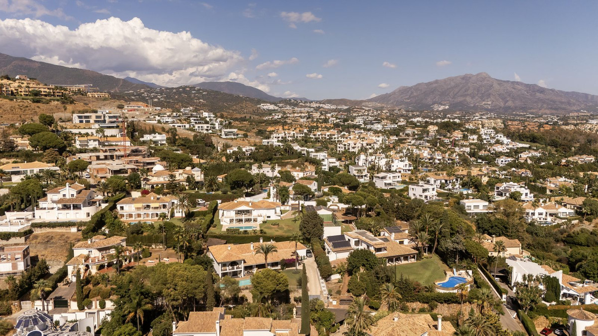 Huis te koop in El Paraiso | 5 slaapkamers H5259202