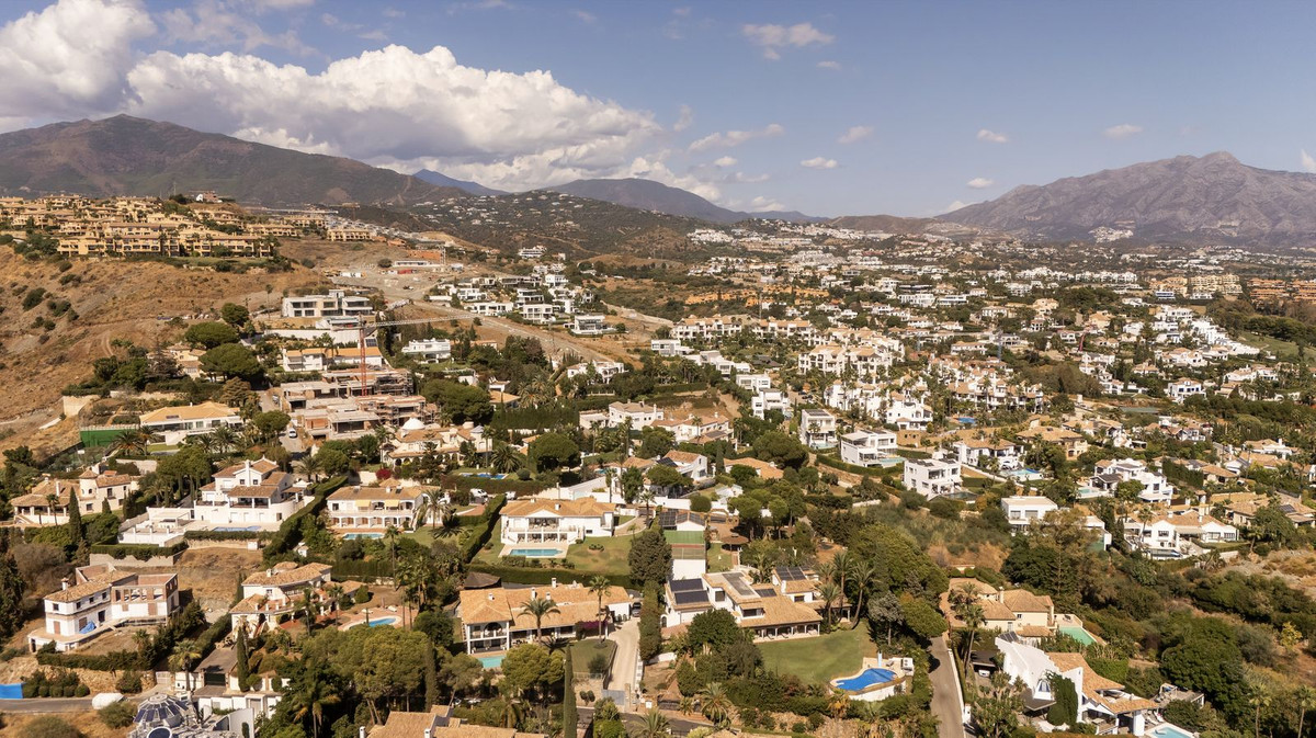 Huis te koop in El Paraiso | 5 slaapkamers H5259202