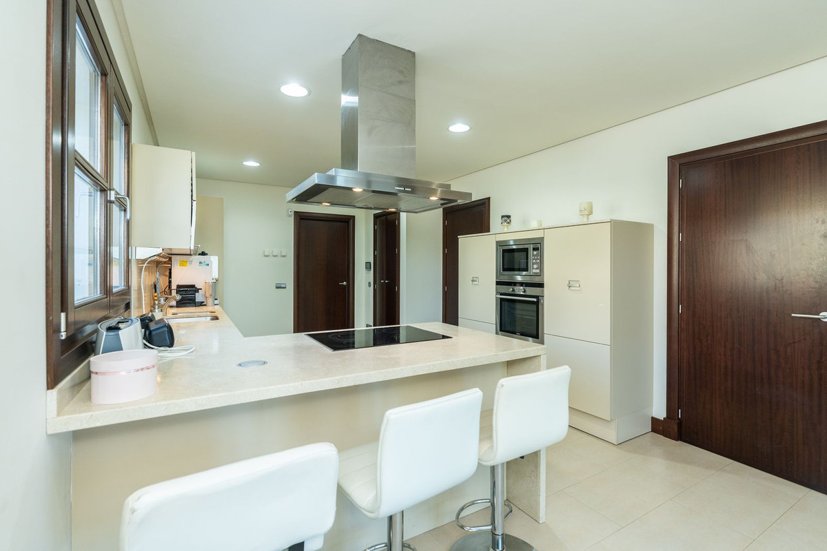 Huis te koop in El Paraiso | 4 slaapkamers H5271508