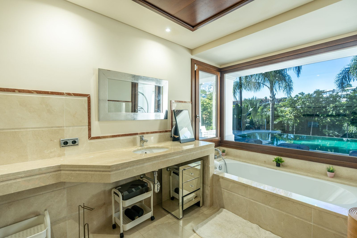 Huis te koop in El Paraiso | 4 slaapkamers H5271508