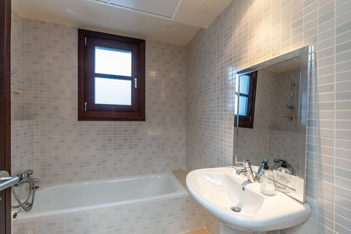 Huis te koop in El Paraiso | 4 slaapkamers H5271508