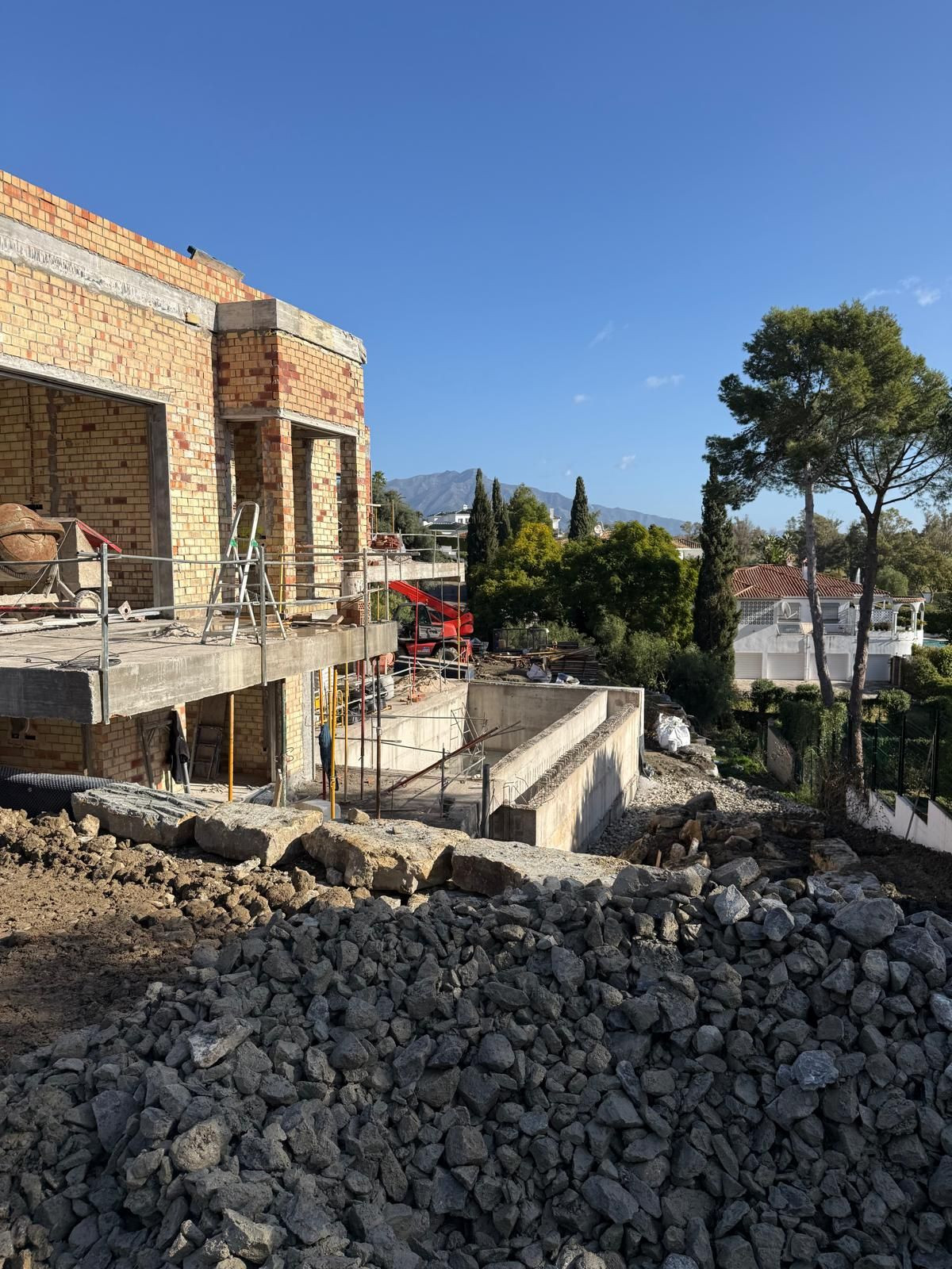 Huis te koop in El Paraiso | 5 slaapkamers H5295739