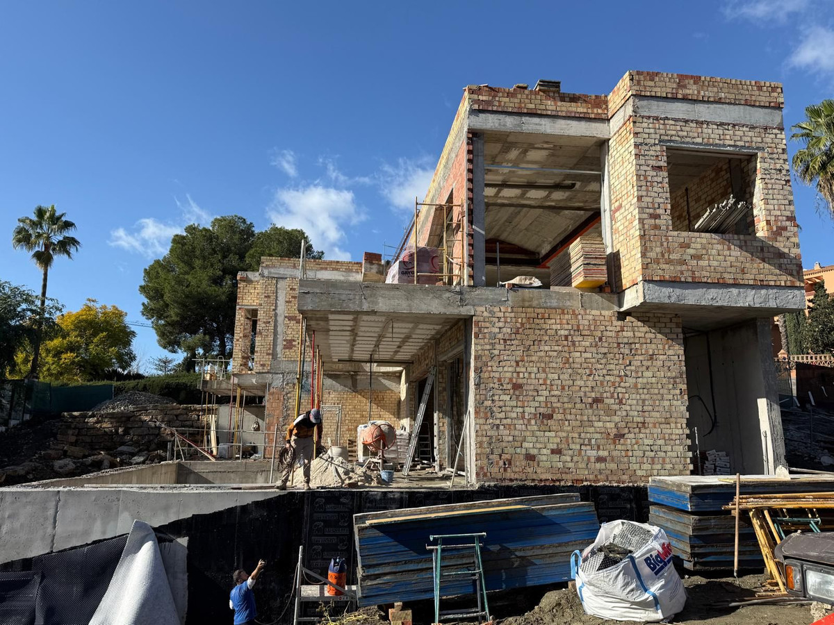 Huis te koop in El Paraiso | 5 slaapkamers H5295739