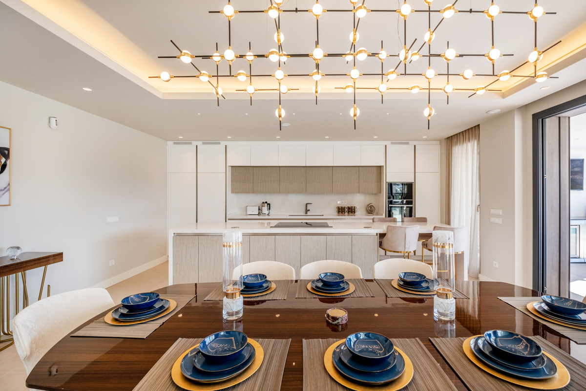 Huis te koop in El Paraiso | 6 slaapkamers H5330770