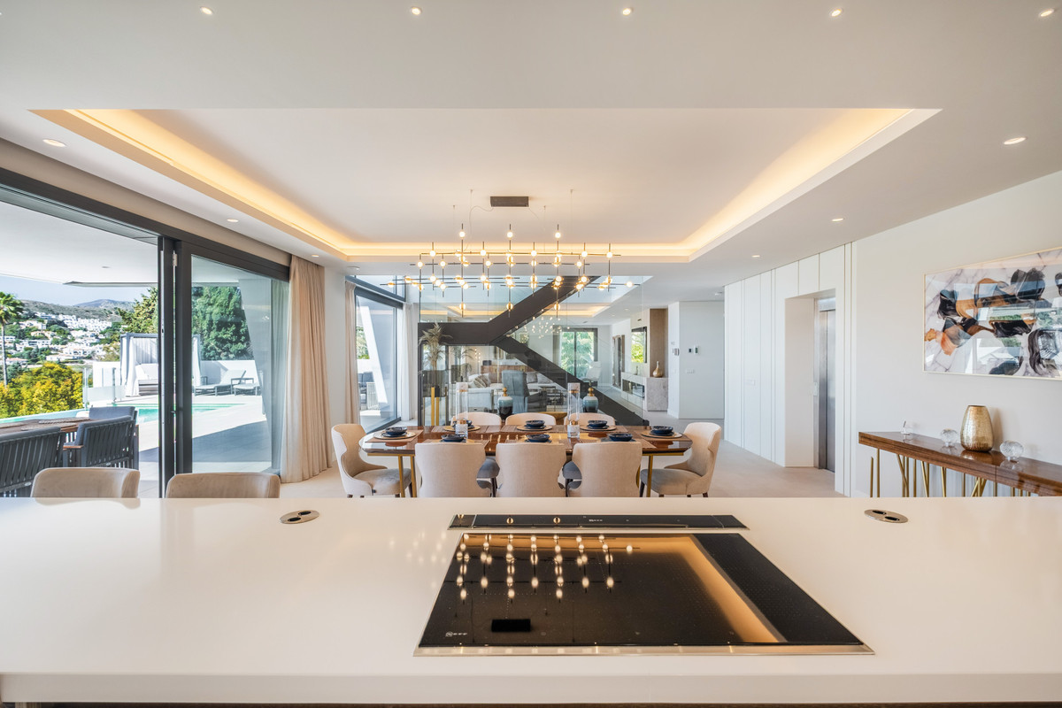 Huis te koop in El Paraiso | 6 slaapkamers H5330770