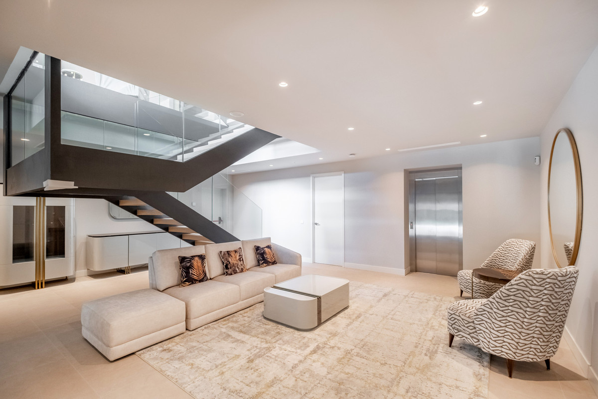 Huis te koop in El Paraiso | 6 slaapkamers H5330770