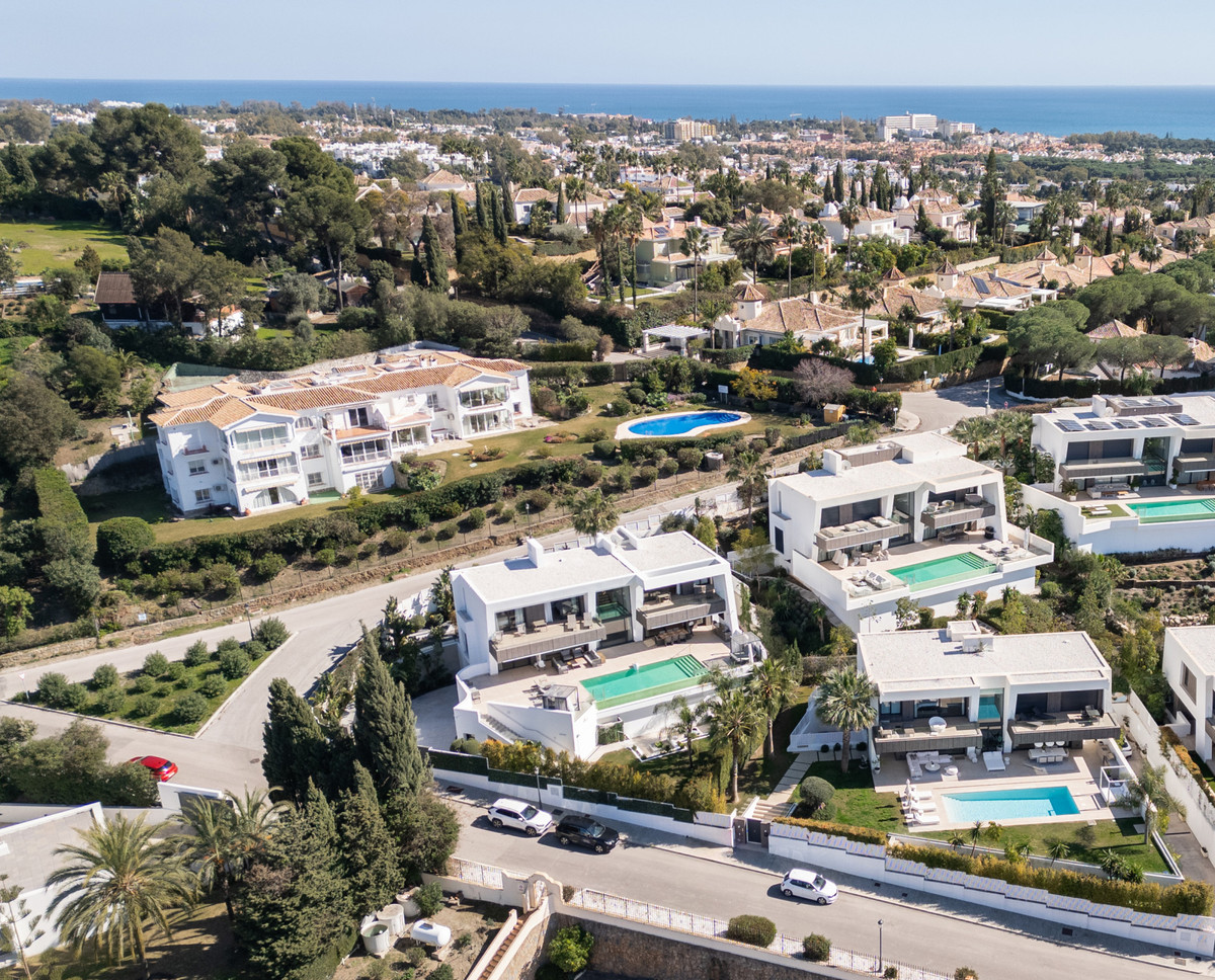 Huis te koop in El Paraiso | 6 slaapkamers H5330770