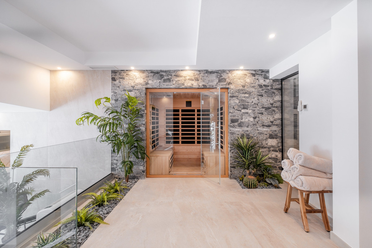 Huis te koop in El Paraiso | 6 slaapkamers H5330770